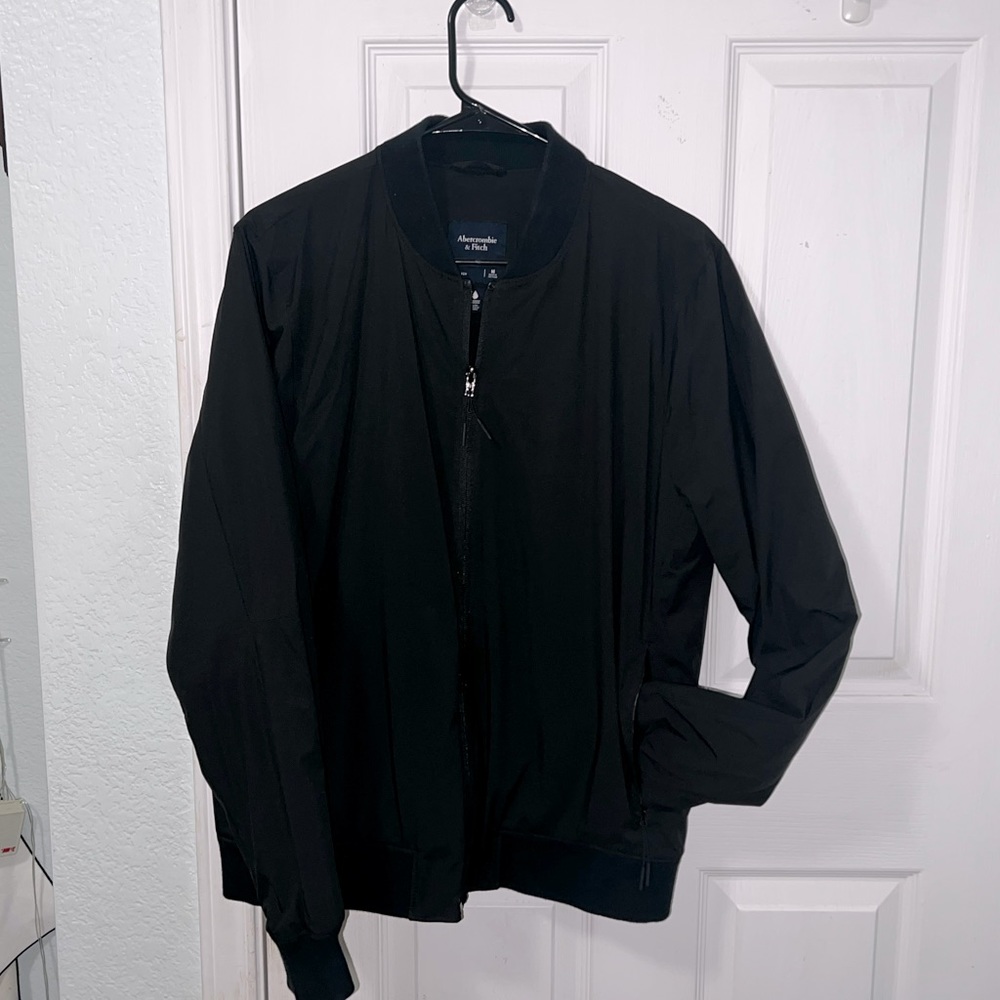 Abercrombie & Fitch| Mens black bomber jacket| water resistant